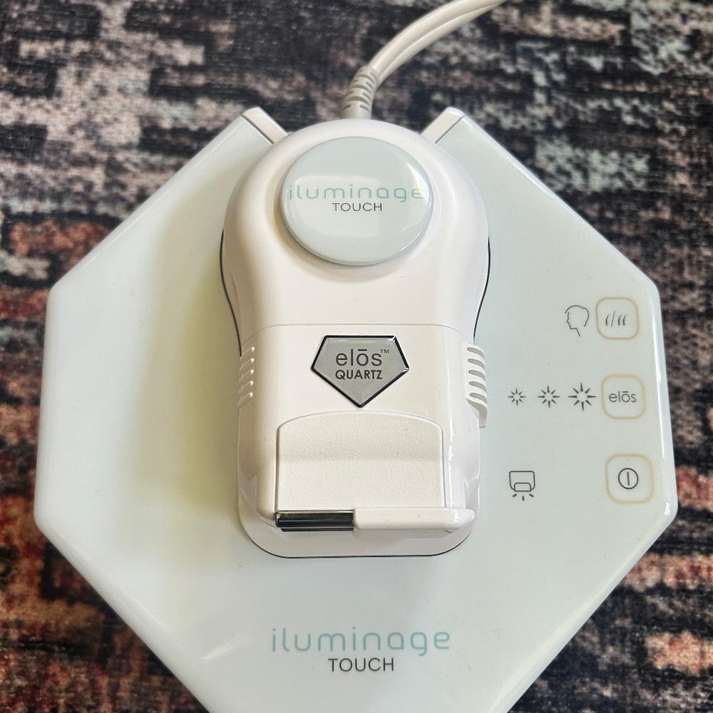 Iluminage at home hair removal device